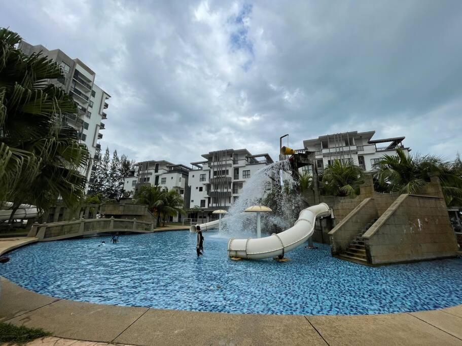 Kuantan Getaway Waterpark And Beach Екстериор снимка